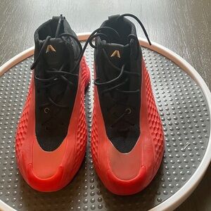 “Adidas APE 779001 Basketball Shoes Red Black Men’s 10.5 Athletic Sneakers”